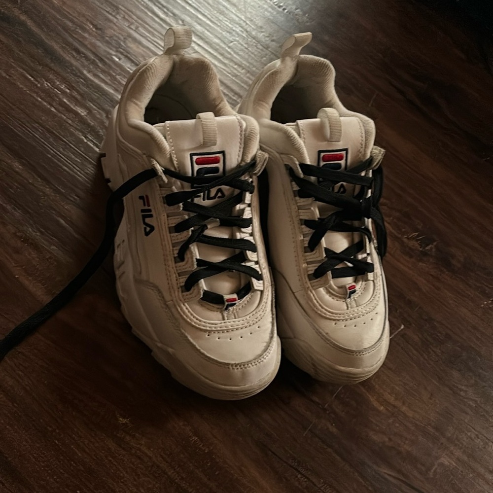 Size 9 FILA platforms